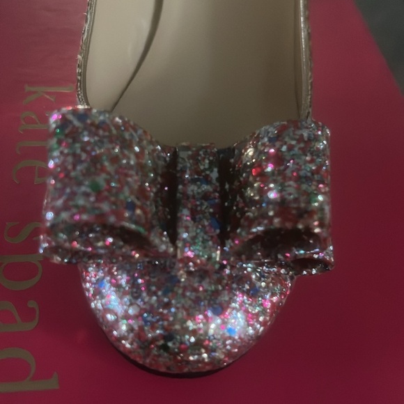 Holiday perfect Kate Spade heels. Like New. - Picture 3 of 6